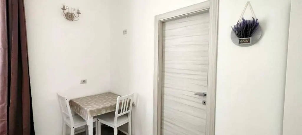 Bed & Breakfast Le Quattro Stagioni Bed and Breakfast Genova