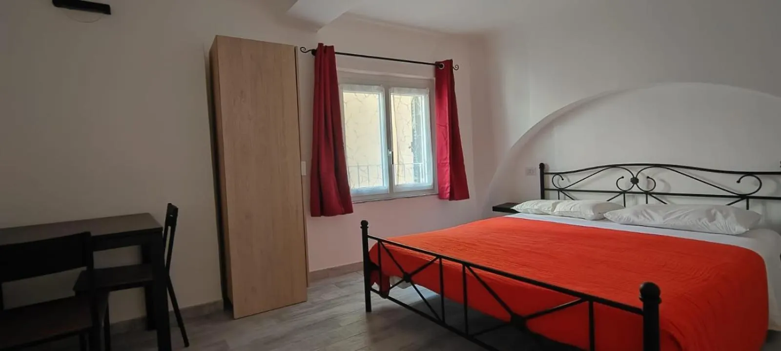 Le Quattro Stagioni Bed & Breakfast Genoa