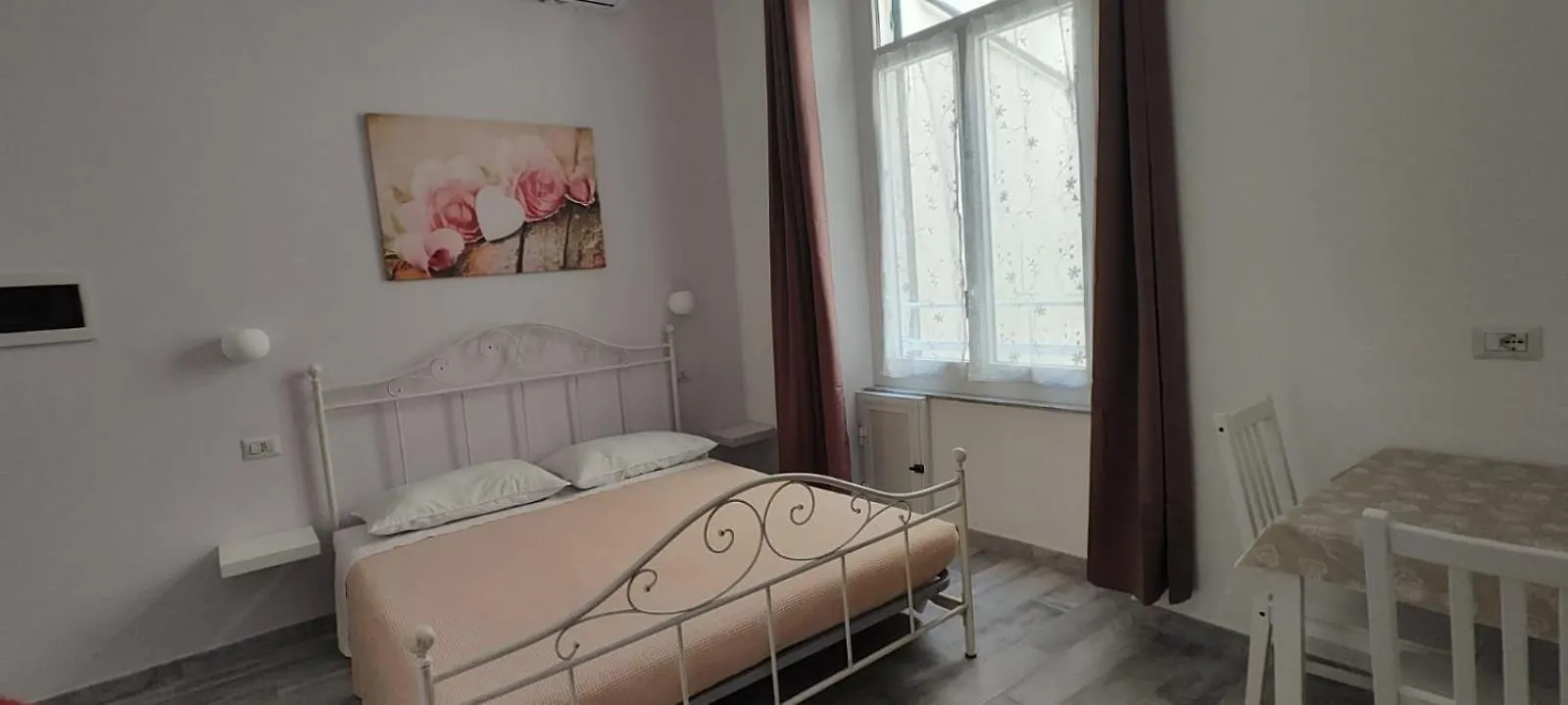 Le Quattro Stagioni Bed & Breakfast Genoa