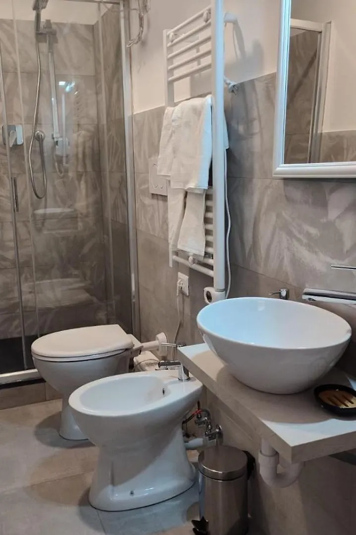 Bed and Breakfast Le Quattro Stagioni Генуя 0*,